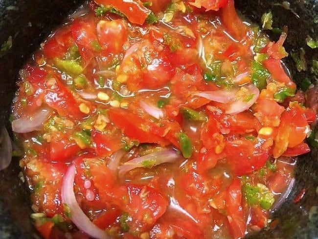 Tomates, oignon et piment coupés, pas une recette