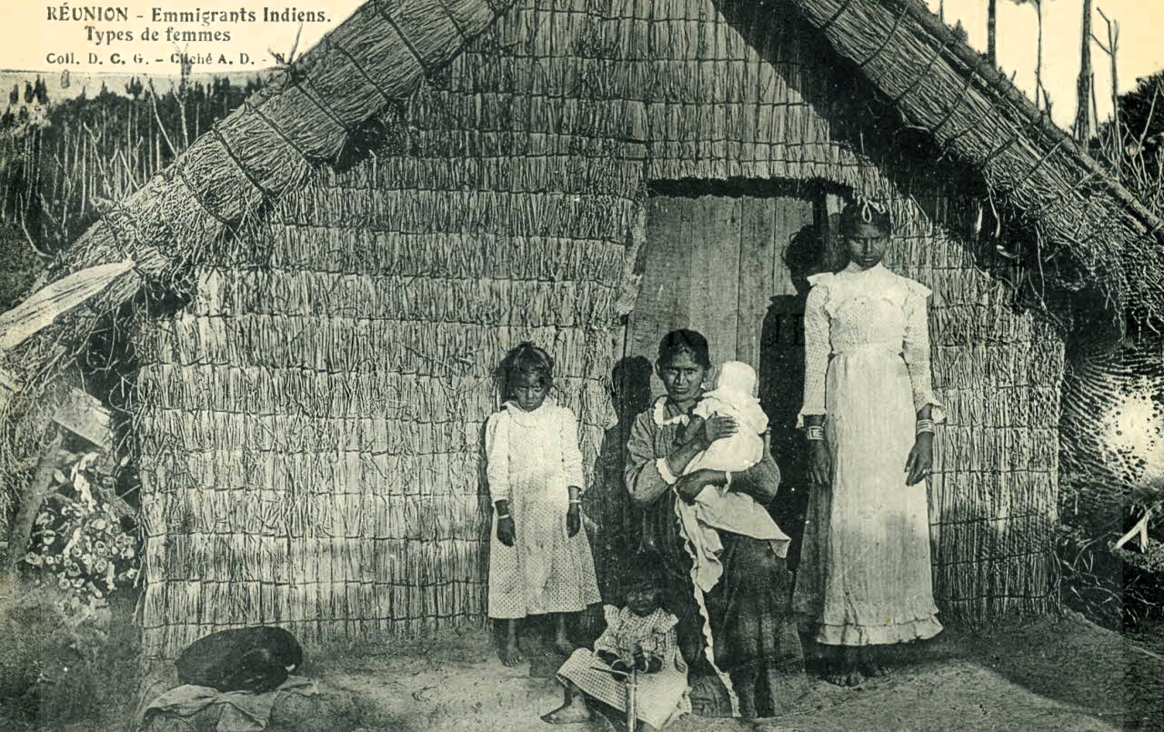 Photographie ancienne de femmes à La Réunion, vers 1907–1909
