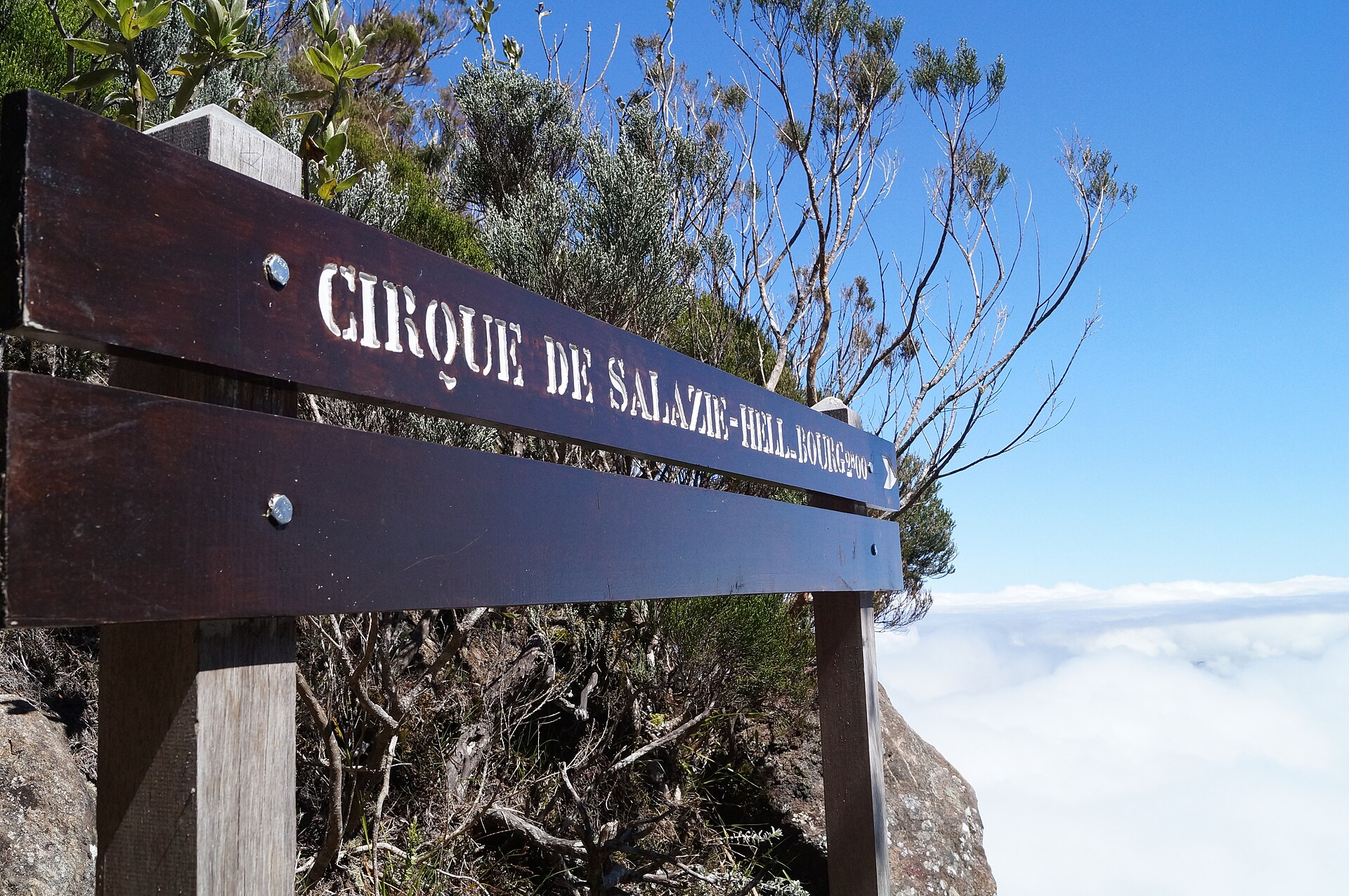 Descente vers Salazie et Hell-Bourg, depuis le cap Anglais.
