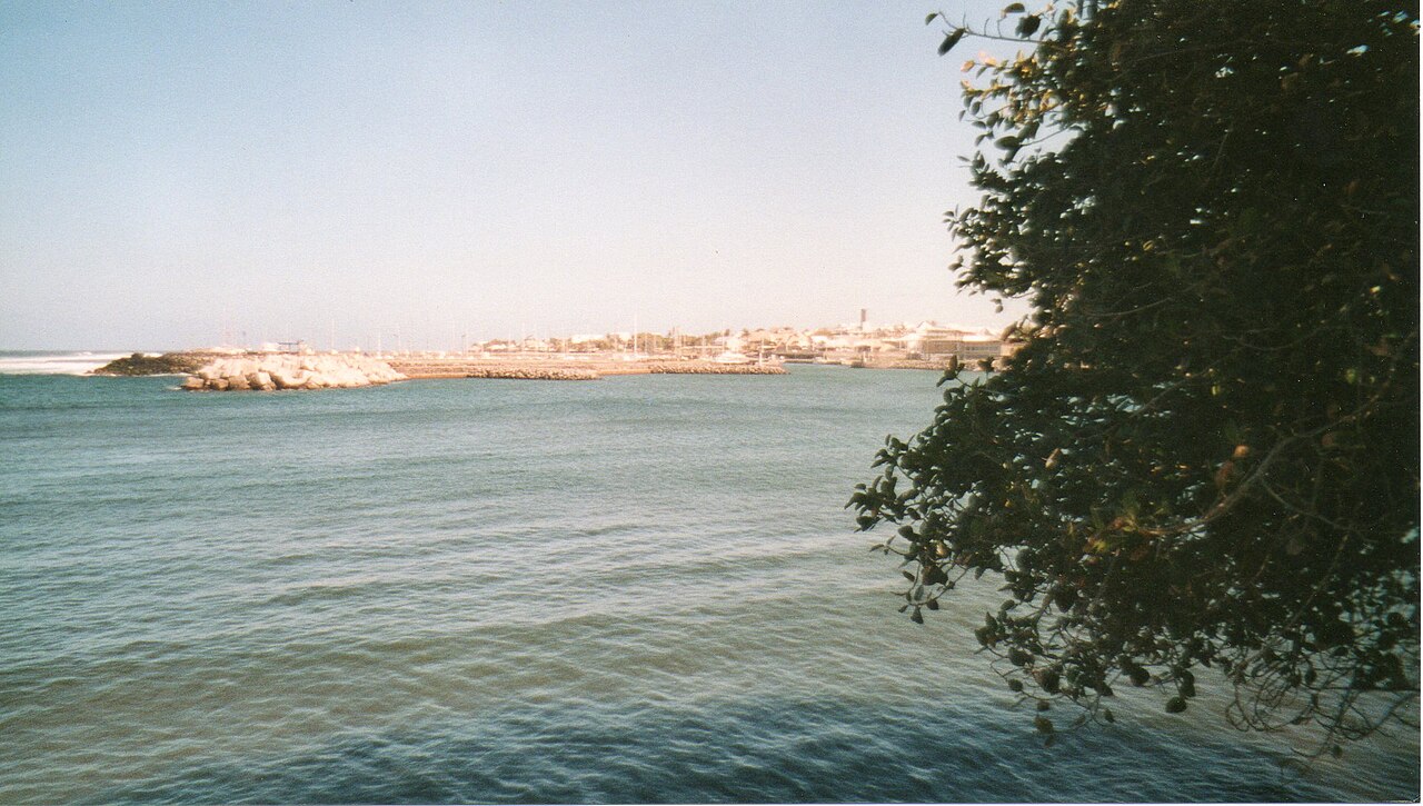 Saint-Pierre vu depuis Terre Sainte