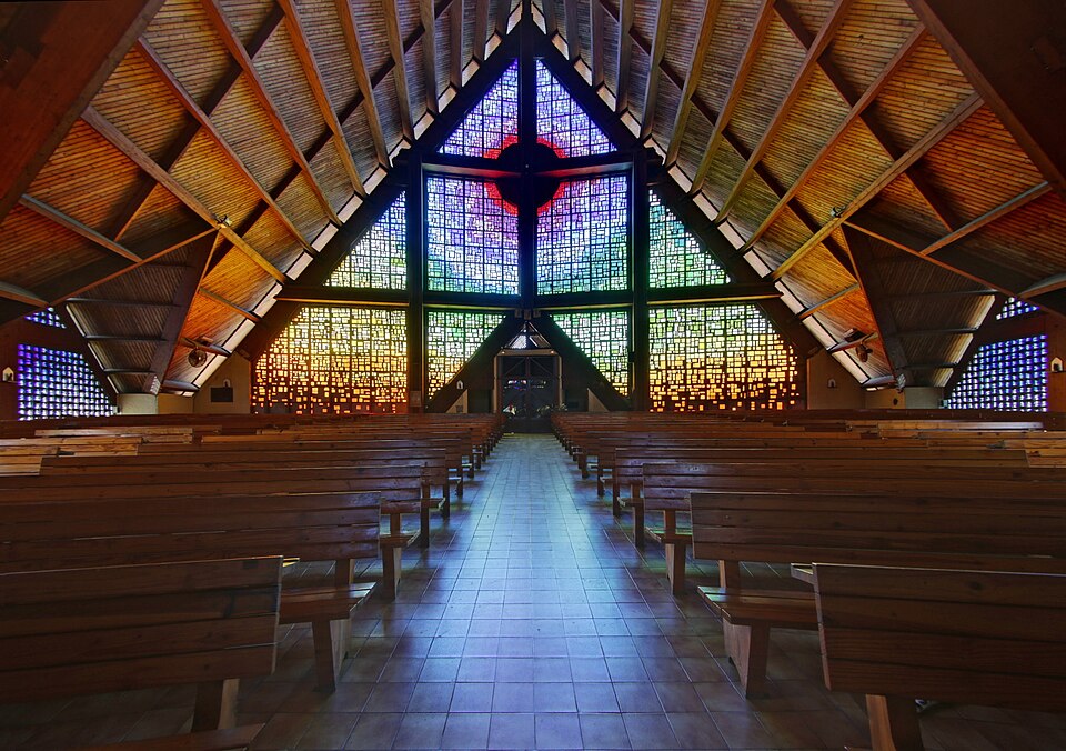 Les vitraux de l’église de Ravine Blanche, à Saint-Pierre